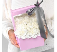 Букет 15 Белых Гвоздик в ящике