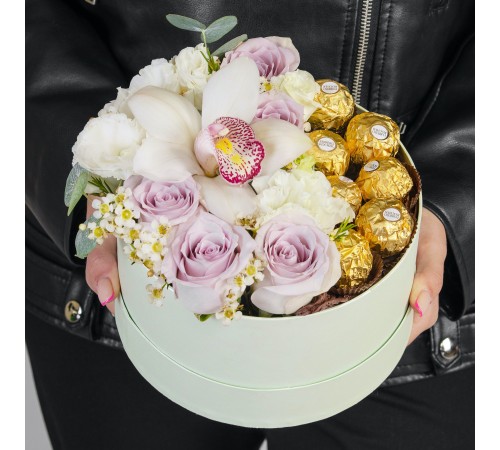 11 Цветков Микс в коробке с ferrero