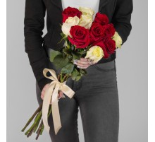 11 Красно-Белых Роз (70 см.)