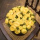 19 Пионовидных Желтых Роз (40 см.) в коробке