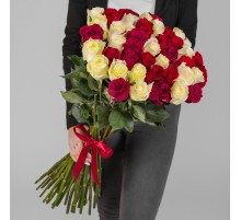 45 Красно-Белых Роз (70 см.)
