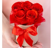 5 Красных Роз стабилизированных в коробке