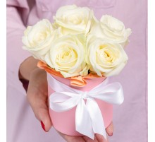5 Роз Белых в коробке