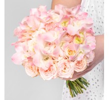 Свадебный Букет невесты из Розы Бомбастик и Орхидеи Дендробиум