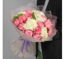 Букет "Розовые Пионы и Белые Гортензии"
