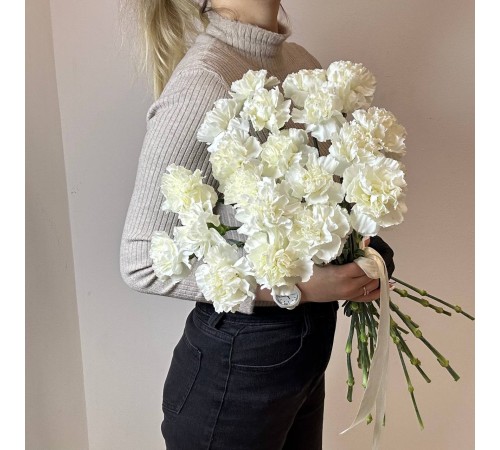 Моно букет «Dianthus», белые, ажурные и стойкие гвоздички