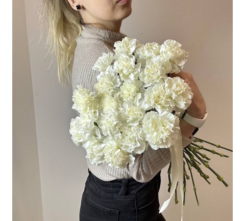 Моно букет «Dianthus», белые, ажурные и стойкие гвоздички