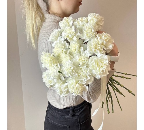 Моно букет «Dianthus», белые, ажурные и стойкие гвоздички